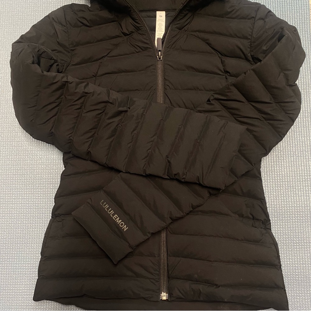 Lululemon Athletica Black Quilted Puffer Jacket / Packable Pouch / Size 2